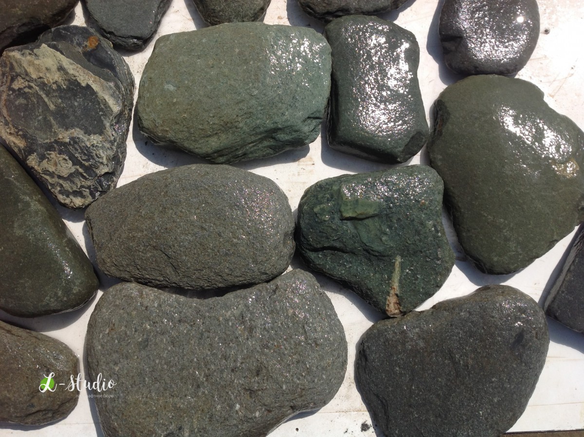 Природный камень плашка Лабинская  Природный камень Плашка Зеленая Цена: 8 руб Толщина 2-4см,формат 10-20см,цвет темно-зеленый,форма плитняк.